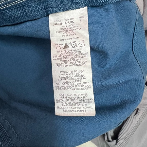 Aqua Jaanuu scrub top fitted size large - Picture 5 of 6